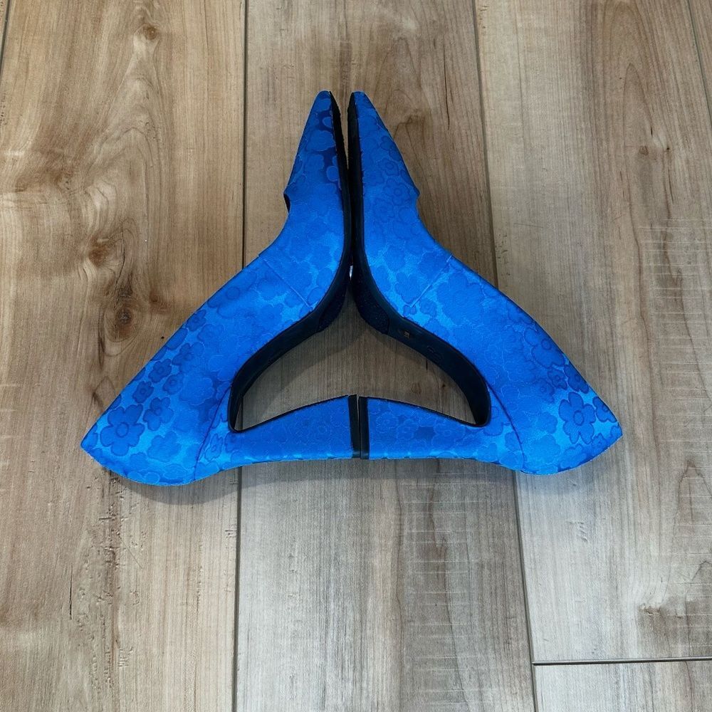 NWT Gianni Bini Blue Satin Embossed Floral Heels-Stiletto Closed Toe Size 8 1/2 - Picture 6 of 15